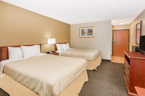 Days Inn by Wyndham West Des Moines image 24