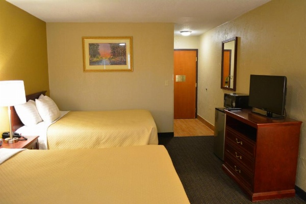 Days Inn by Wyndham West Des Moines image 28