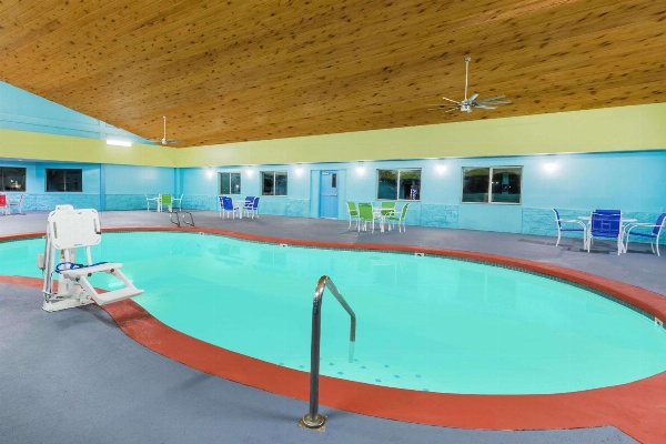 Days Inn by Wyndham West Des Moines image 3